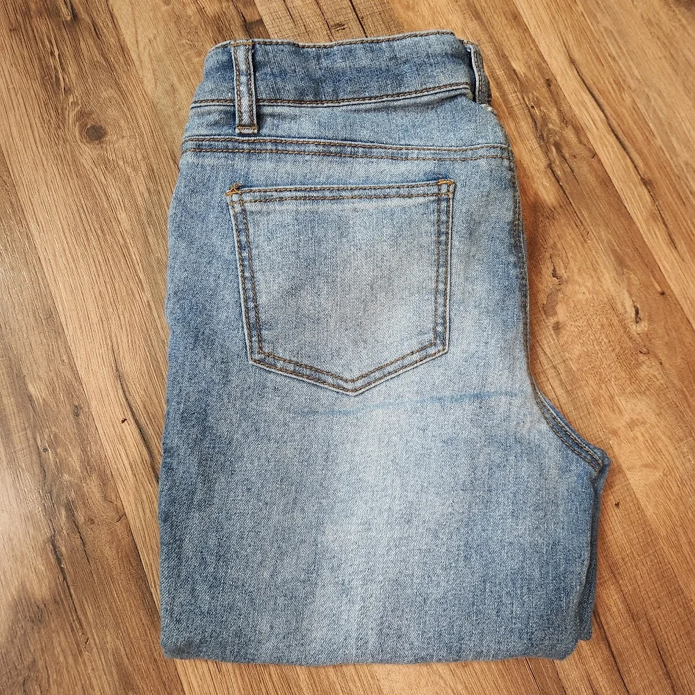 Embroidered Jean's - Picture 4 of 6